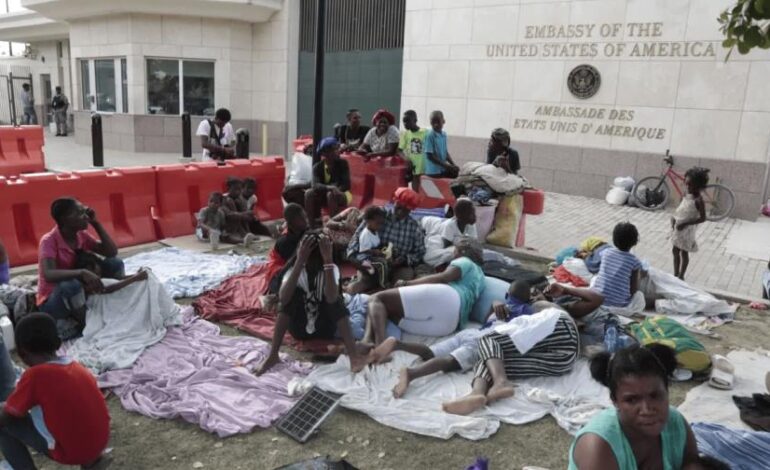 Embajada de EE. UU. en Haití expresa apoyo a haitianos y les advierte sobre la maldad de las bandas